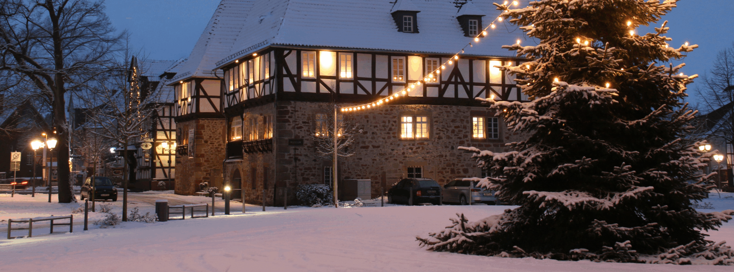Weihnachtsmarkt im Museum der Schwalm im Steinernen Haus am Paradeplatz